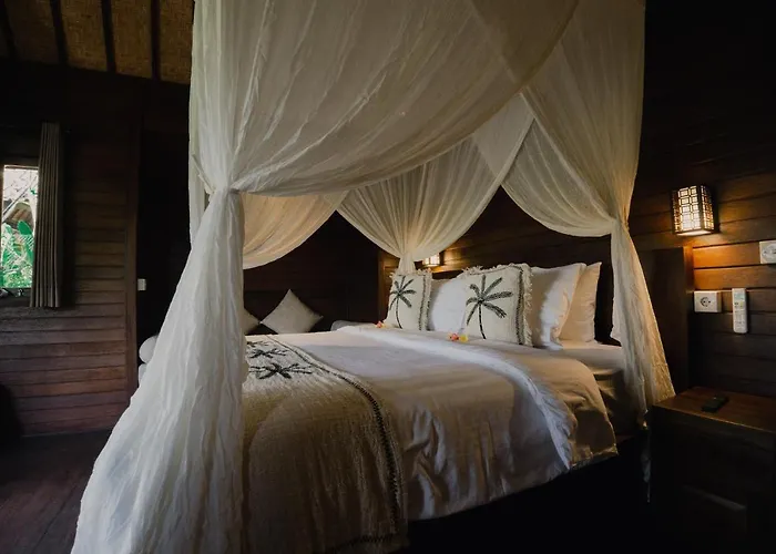 Sunset Star Huts Nusa Lembongan