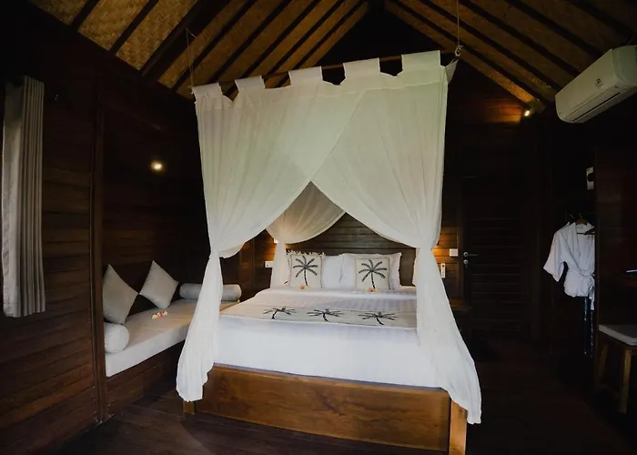 Sunset Star Huts 4* Nusa Lembongan
